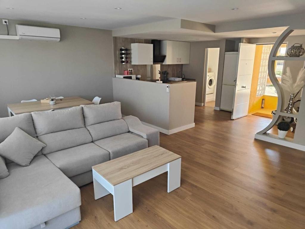 Superbe Appartement Terrasse Entierement Renove Au Bord De L'Ebre Deltebre Buitenkant foto